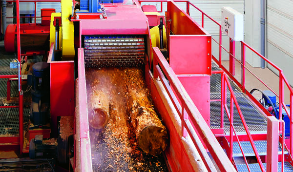 Biomassehacker VTH 105/60/4 B mit einer Leistung von 35 t/h (atro)