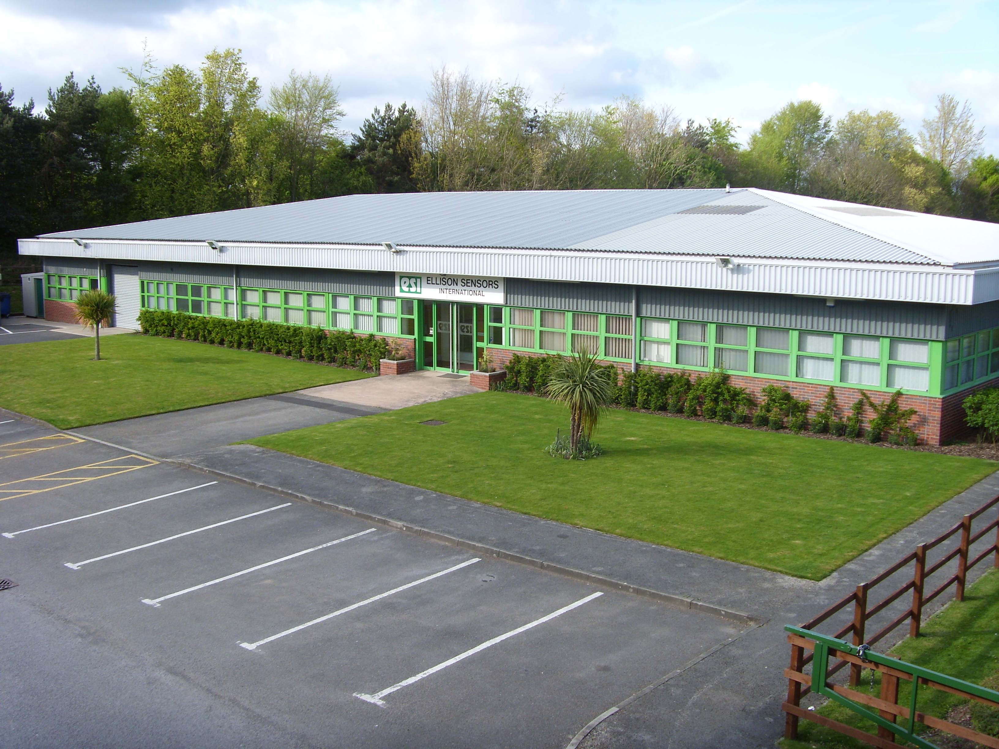 Firmengebäude von ESI Technology Ltd.